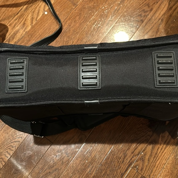 Black Vegan Leather and Nylon Computer Bag/Briefcase-Unused-Excellent Condition - Picture 15 of 15